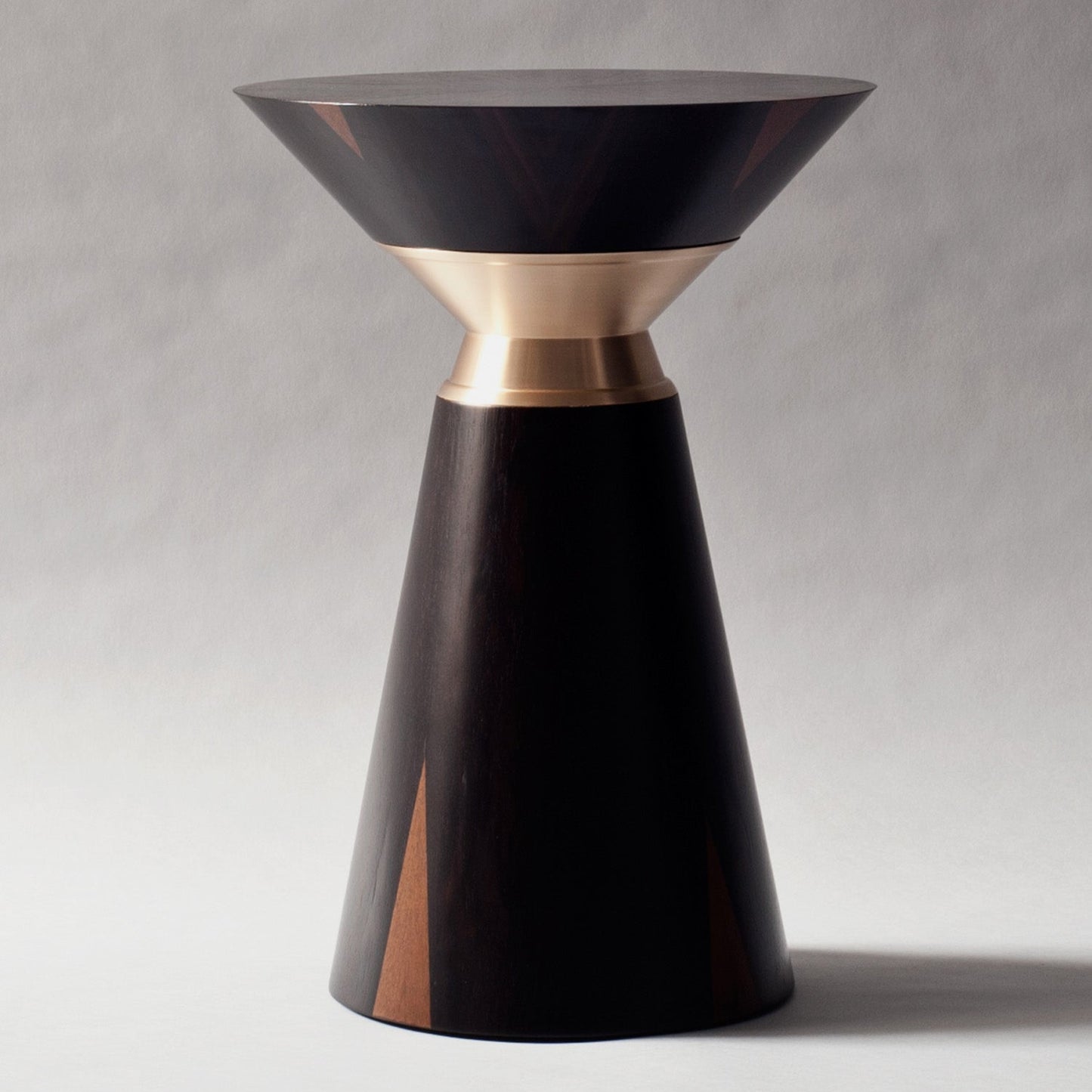 Voren Table