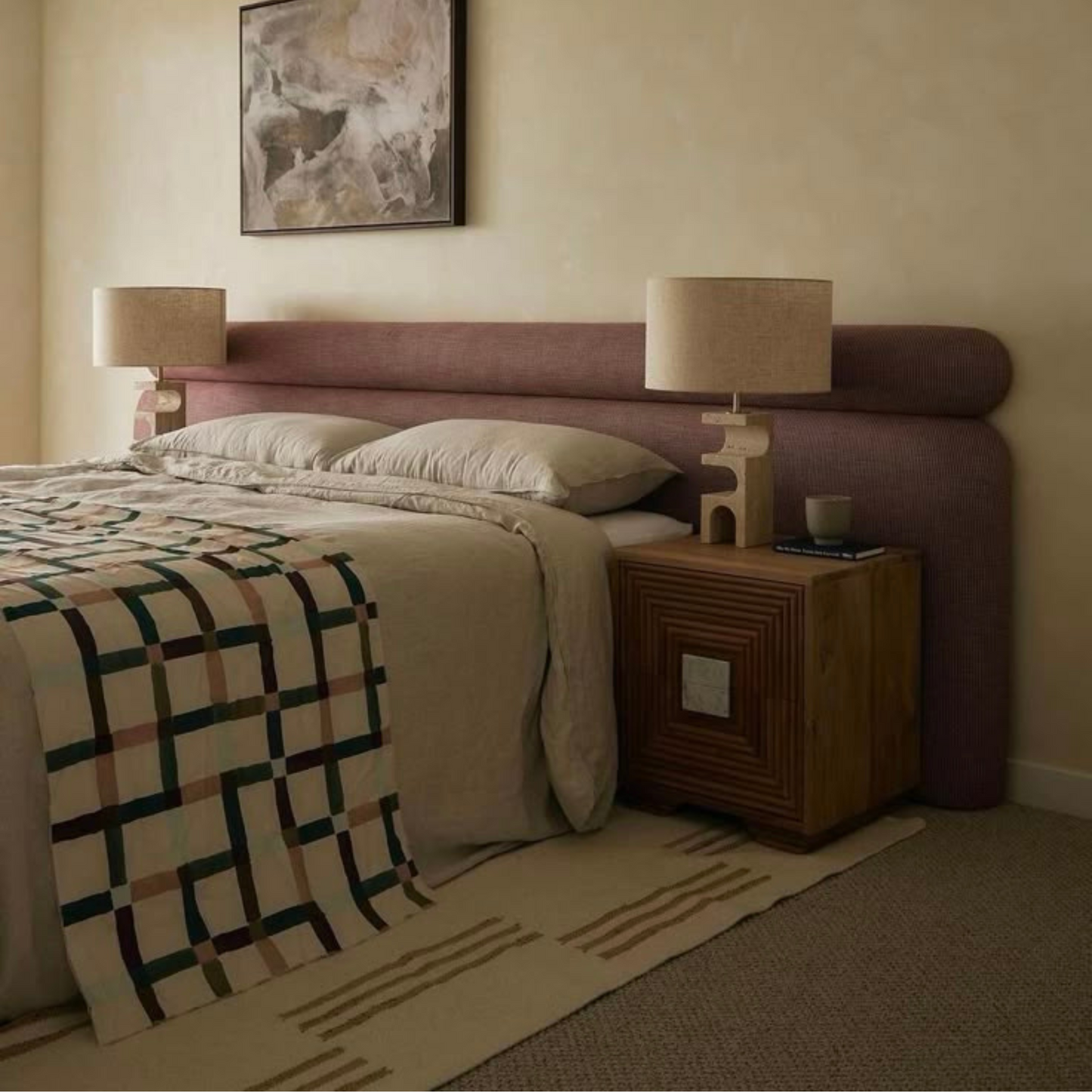 Lyvan Bed