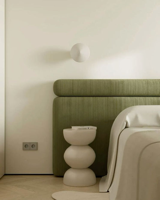 Lyvan Bed